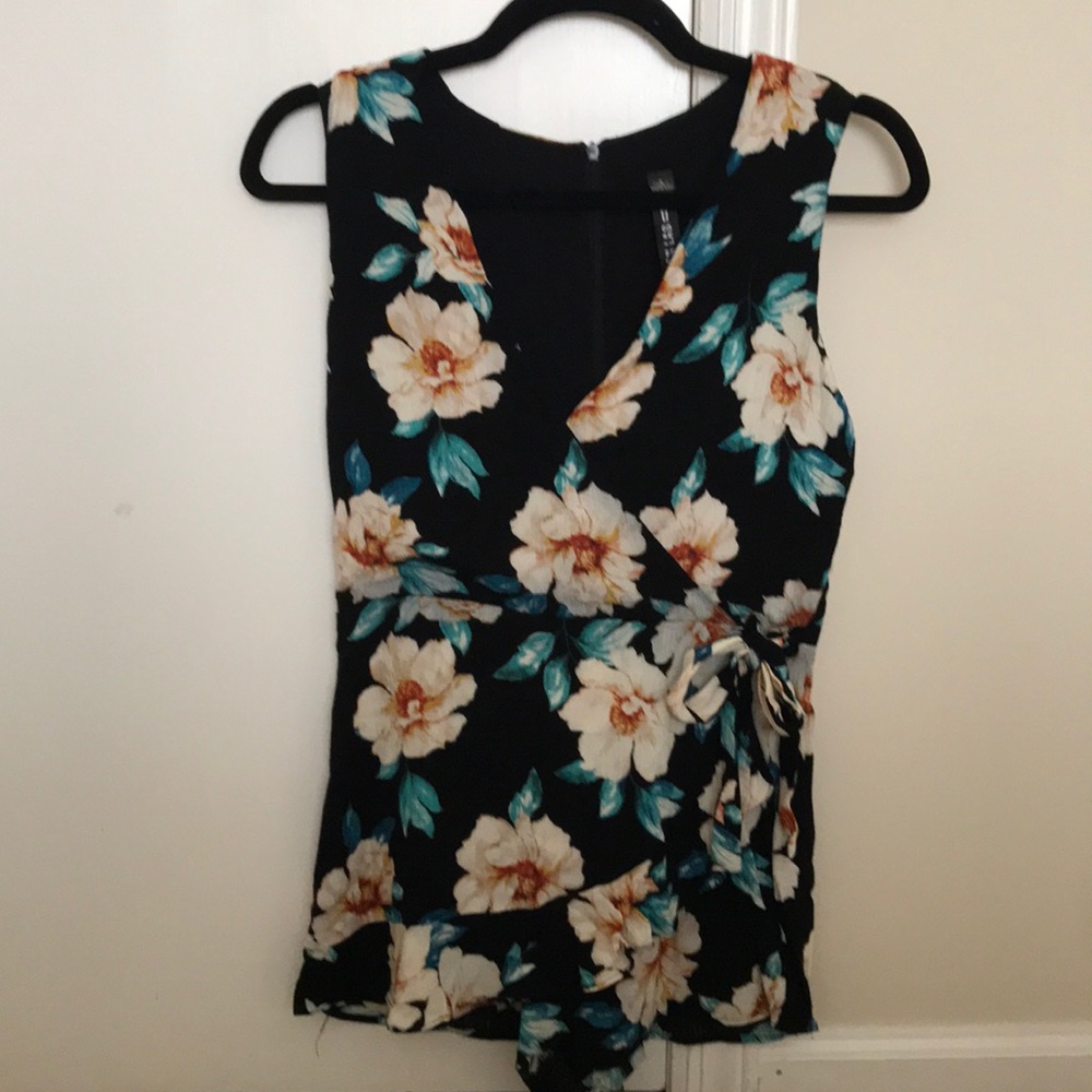Design Lab Floral Romper - Picture 3 of 6